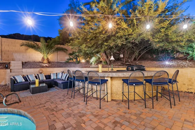 $929,999 | 2217 East North Lane, Phoenix, AZ 85028