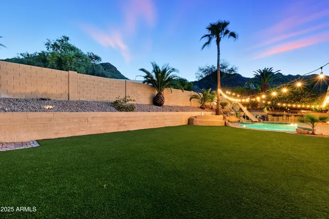$929,999 | 2217 East North Lane, Phoenix, AZ 85028