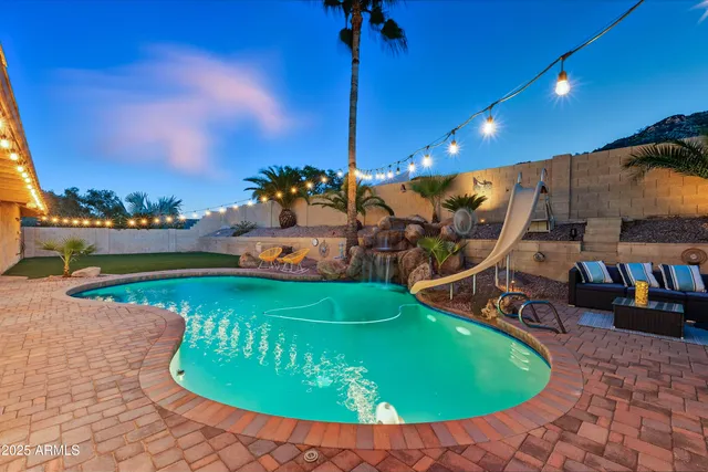 $929,999 | 2217 East North Lane, Phoenix, AZ 85028