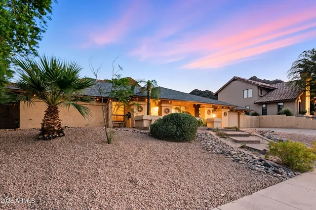 $929,999 | 2217 East North Lane, Phoenix, AZ 85028