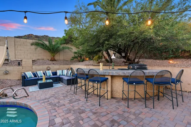 $929,999 | 2217 East North Lane, Phoenix, AZ 85028