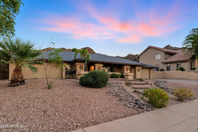$929,999 | 2217 East North Lane, Phoenix, AZ 85028
