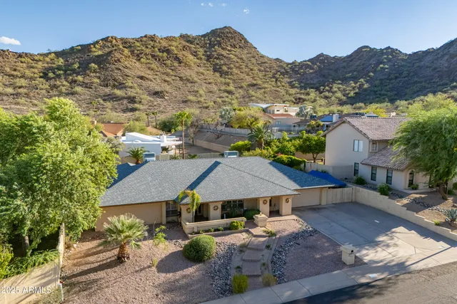 $929,999 | 2217 East North Lane, Phoenix, AZ 85028