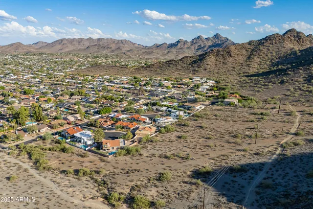 $929,999 | 2217 East North Lane, Phoenix, AZ 85028