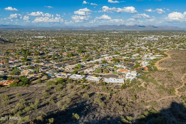 $929,999 | 2217 East North Lane, Phoenix, AZ 85028