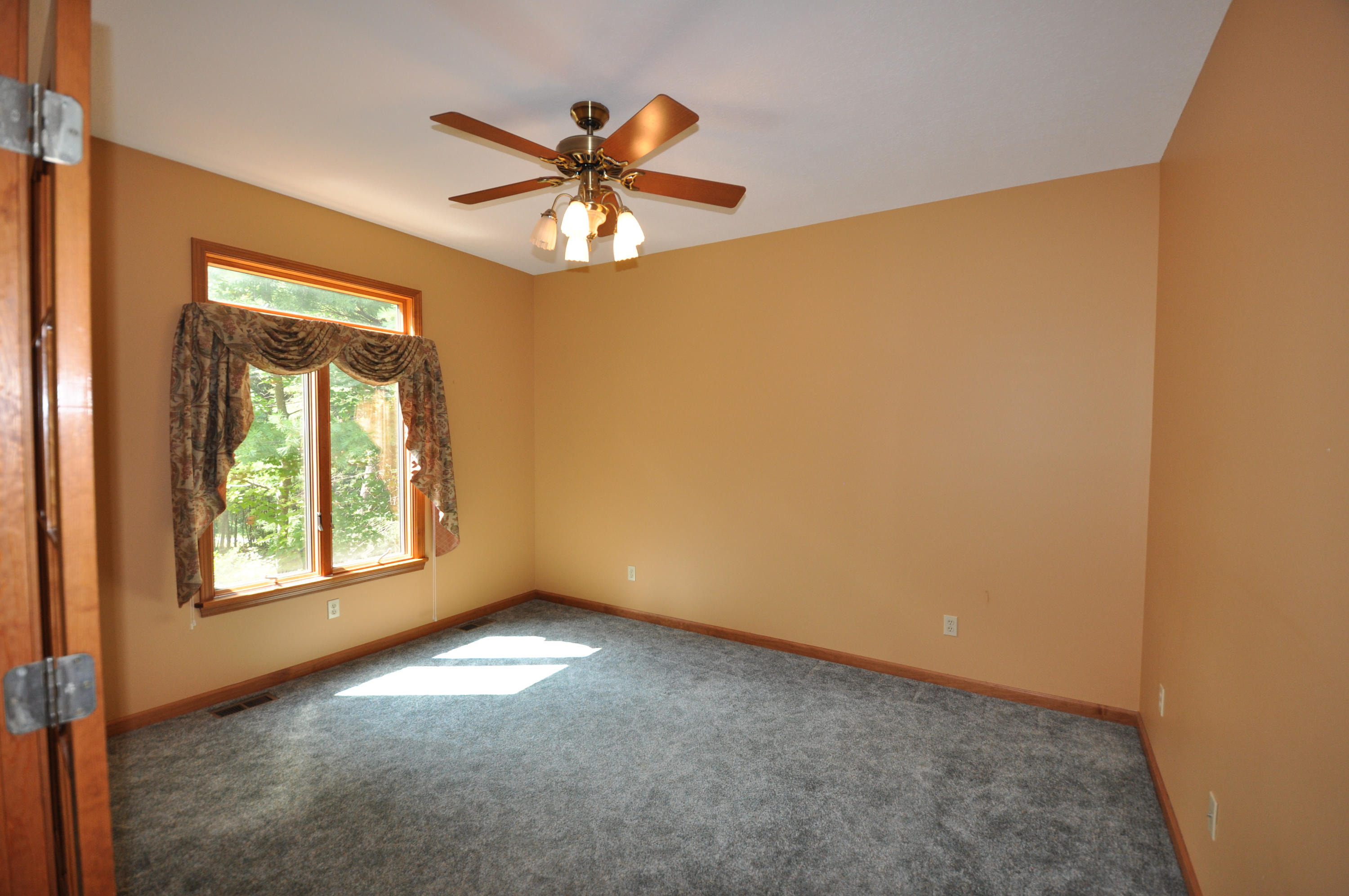 319 Kelly Ridge Road Townsend, TN 37882 - Photo 15 of 33 Library