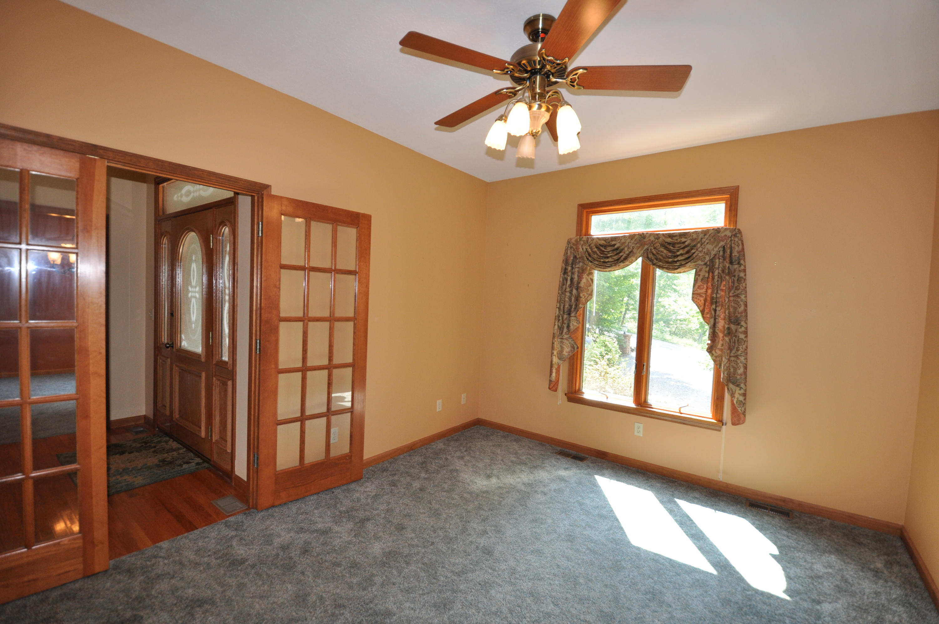 319 Kelly Ridge Road Townsend, TN 37882 - Photo 16 of 33 Library