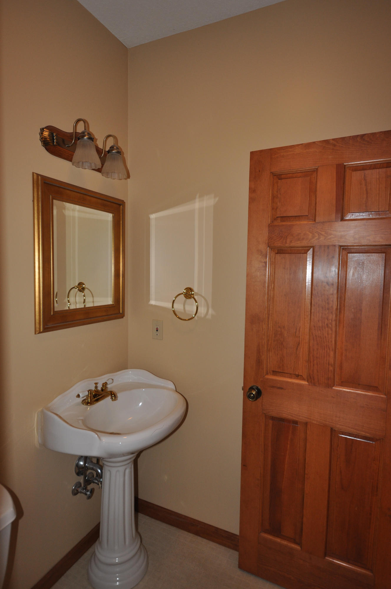 319 Kelly Ridge Road Townsend, TN 37882 - Photo 17 of 33 Hall bathroom/full