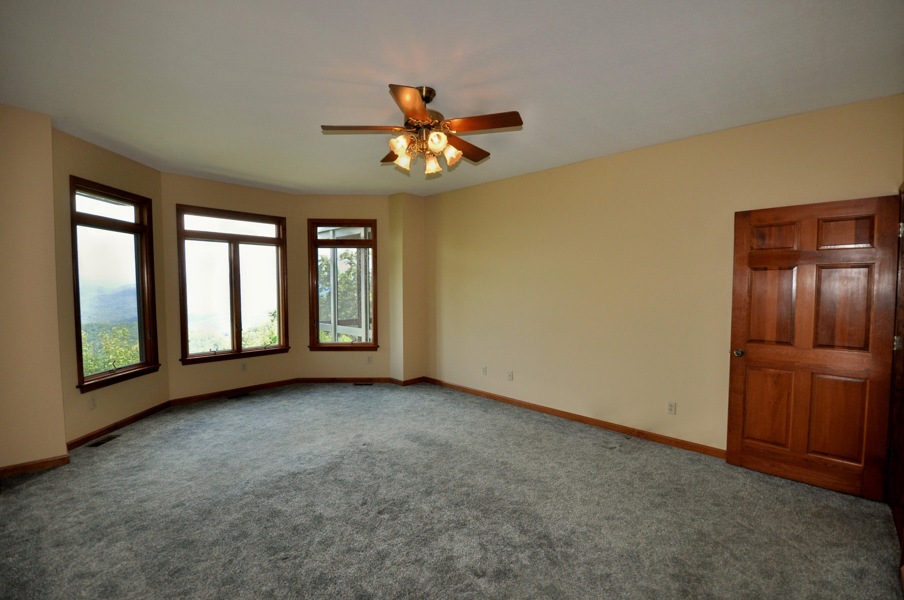 319 Kelly Ridge Road Townsend, TN 37882 - Photo 18 of 33 Master bedroom