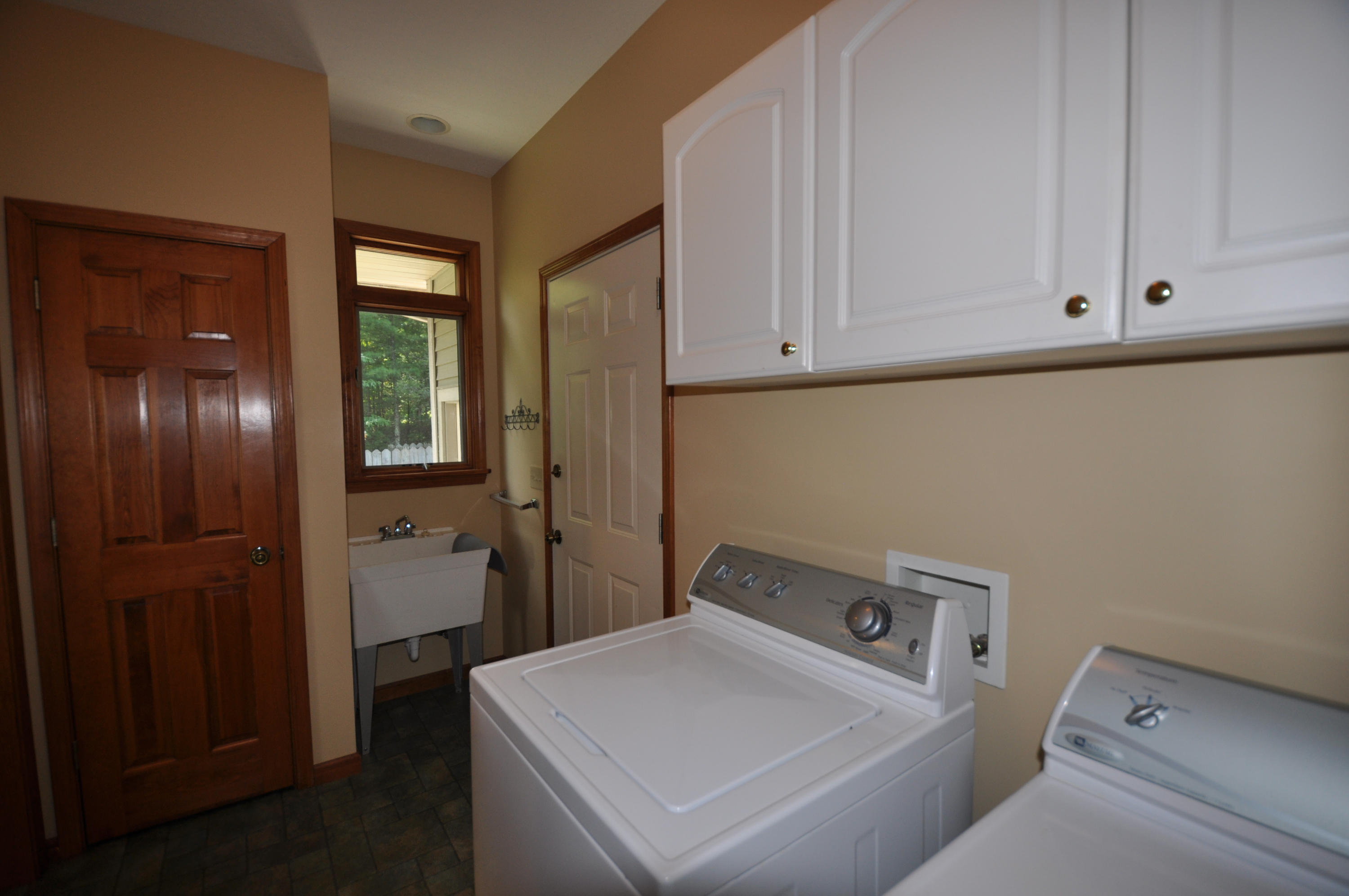 319 Kelly Ridge Road Townsend, TN 37882 - Photo 24 of 33 Main Level Laundry