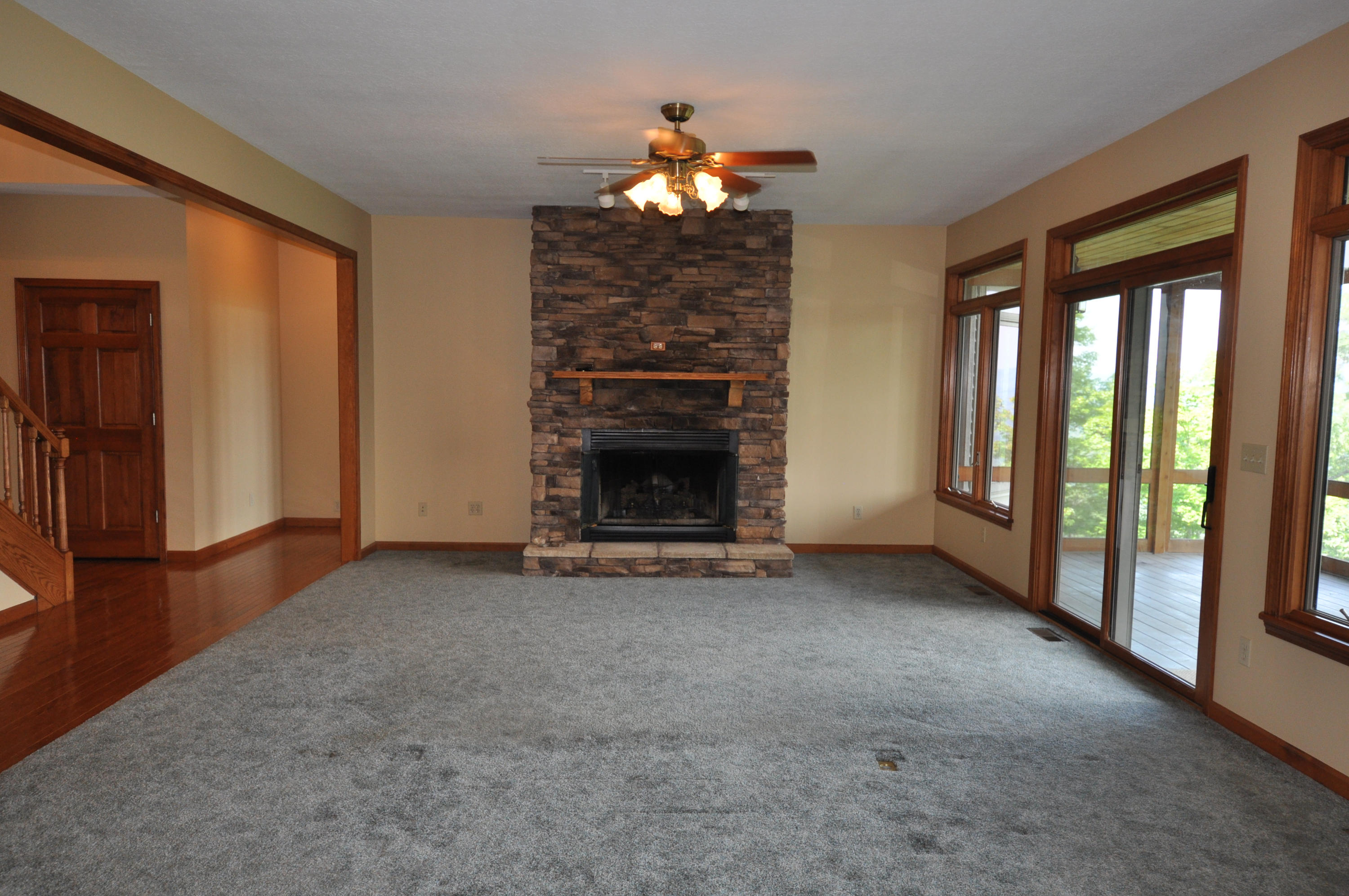319 Kelly Ridge Road Townsend, TN 37882 - Photo 5 of 33 Living Room