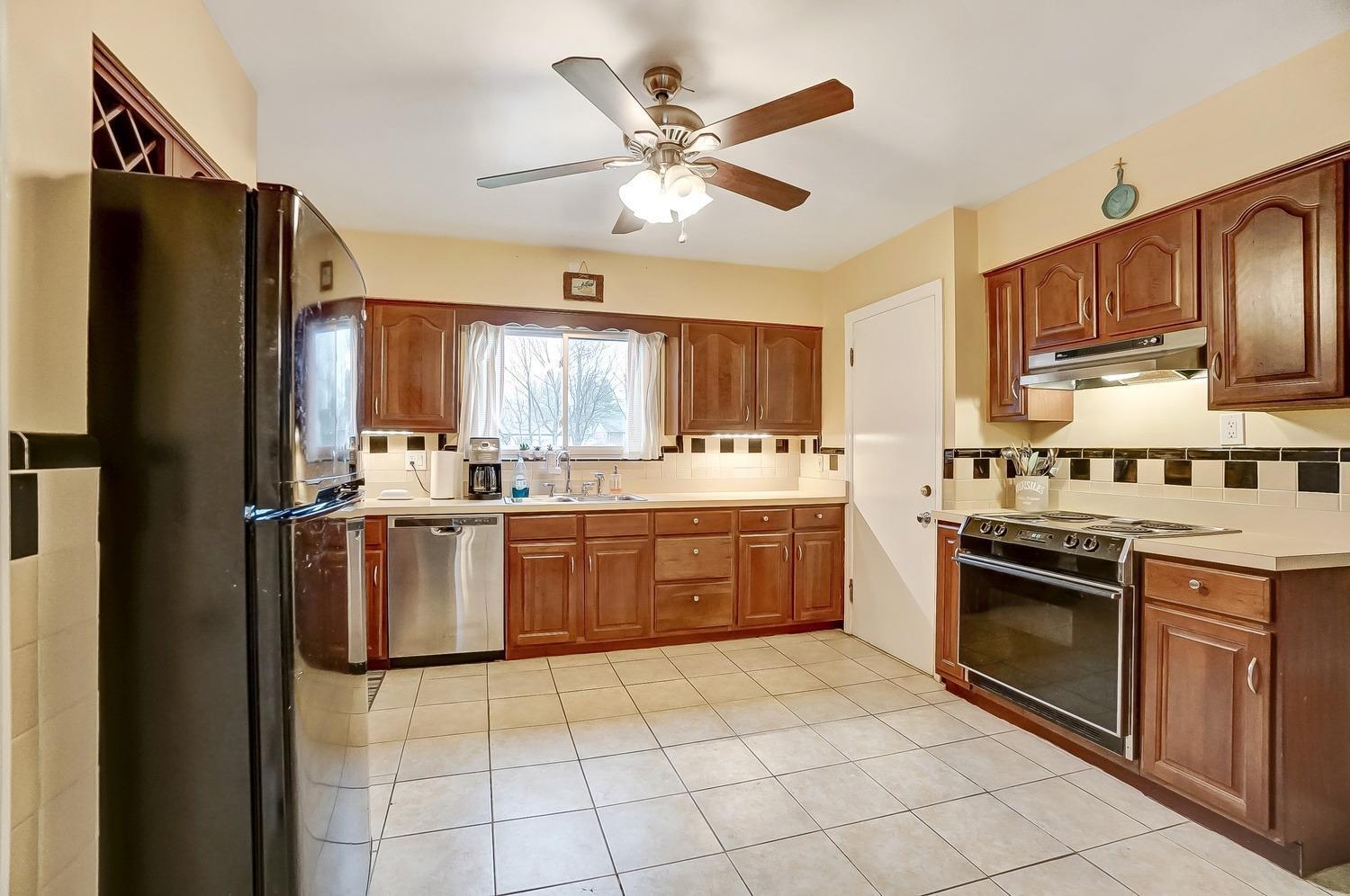 956 West Galbraith Road Cincinnati, OH 45231 - Photo 11 of 35 Gallery Image 11
