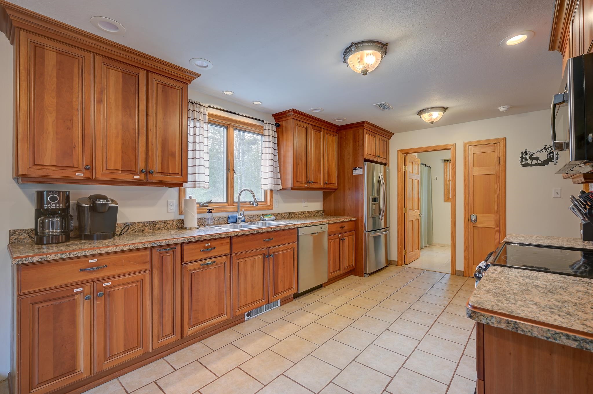 204 Limac Circle Conway, NH 03813 - Photo 8 of 41