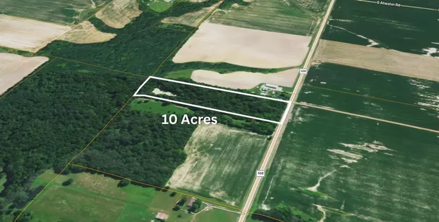 a view of a tennis court