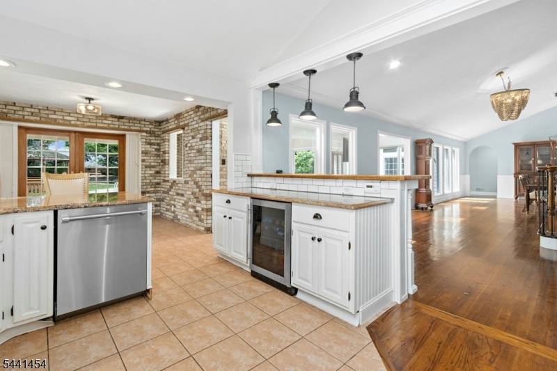 1179 Blazo Terrace Mountainside, NJ 07092 - Photo 10 of 41