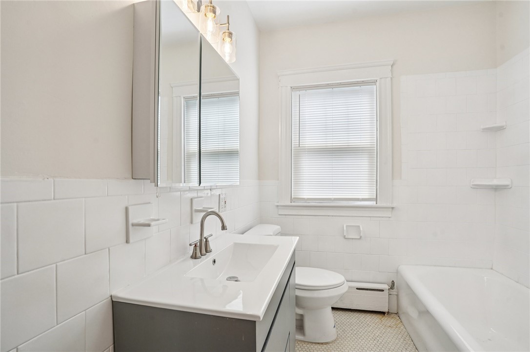 41 Cato Avenue Pawtucket, RI 02860 - Photo 16 of 37