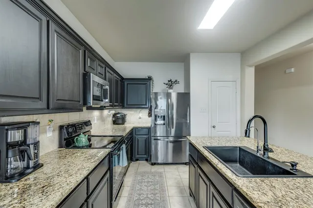 $320,000 | 616 Cameron Way, Azle, TX 76020