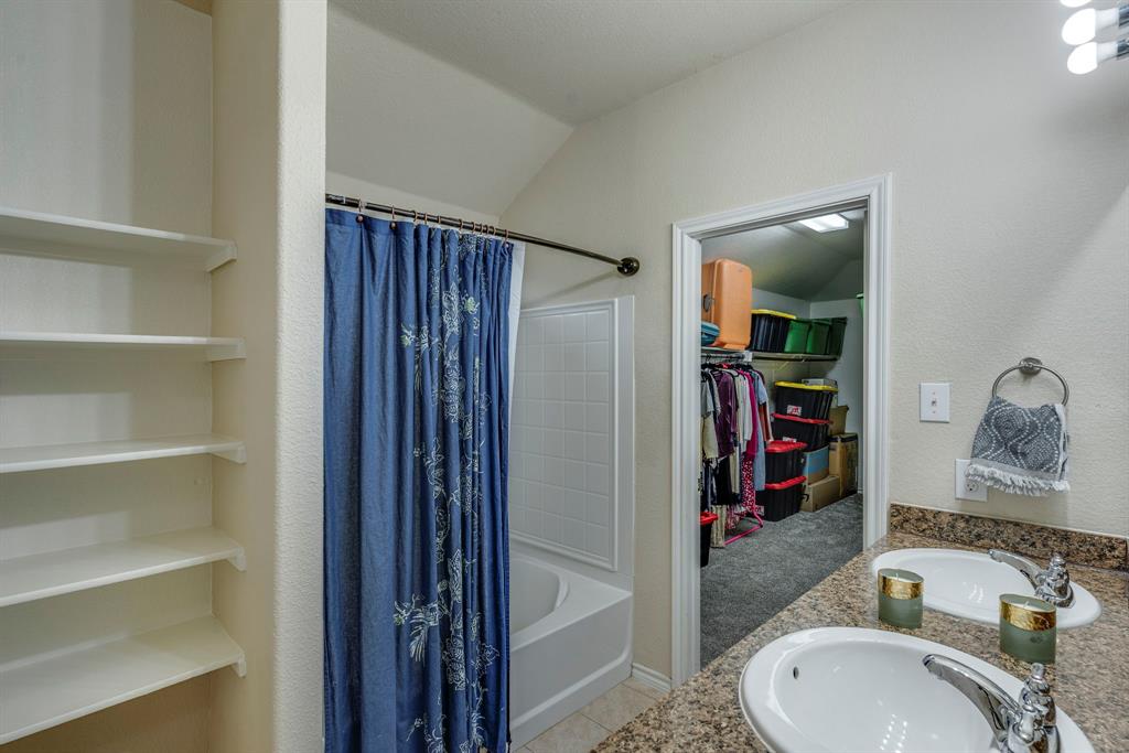 616 Cameron Way Azle, TX 76020 - Photo 17 of 37