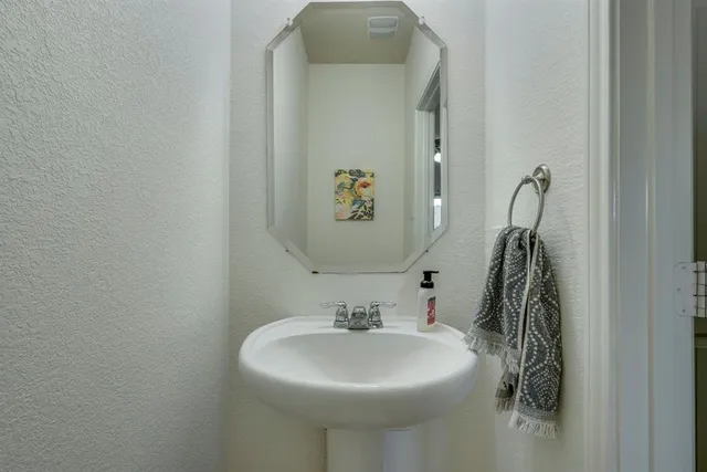 $320,000 | 616 Cameron Way, Azle, TX 76020