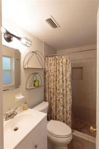 $2,200 | 820 Chestwood Avenue, Tallahassee, FL 32303