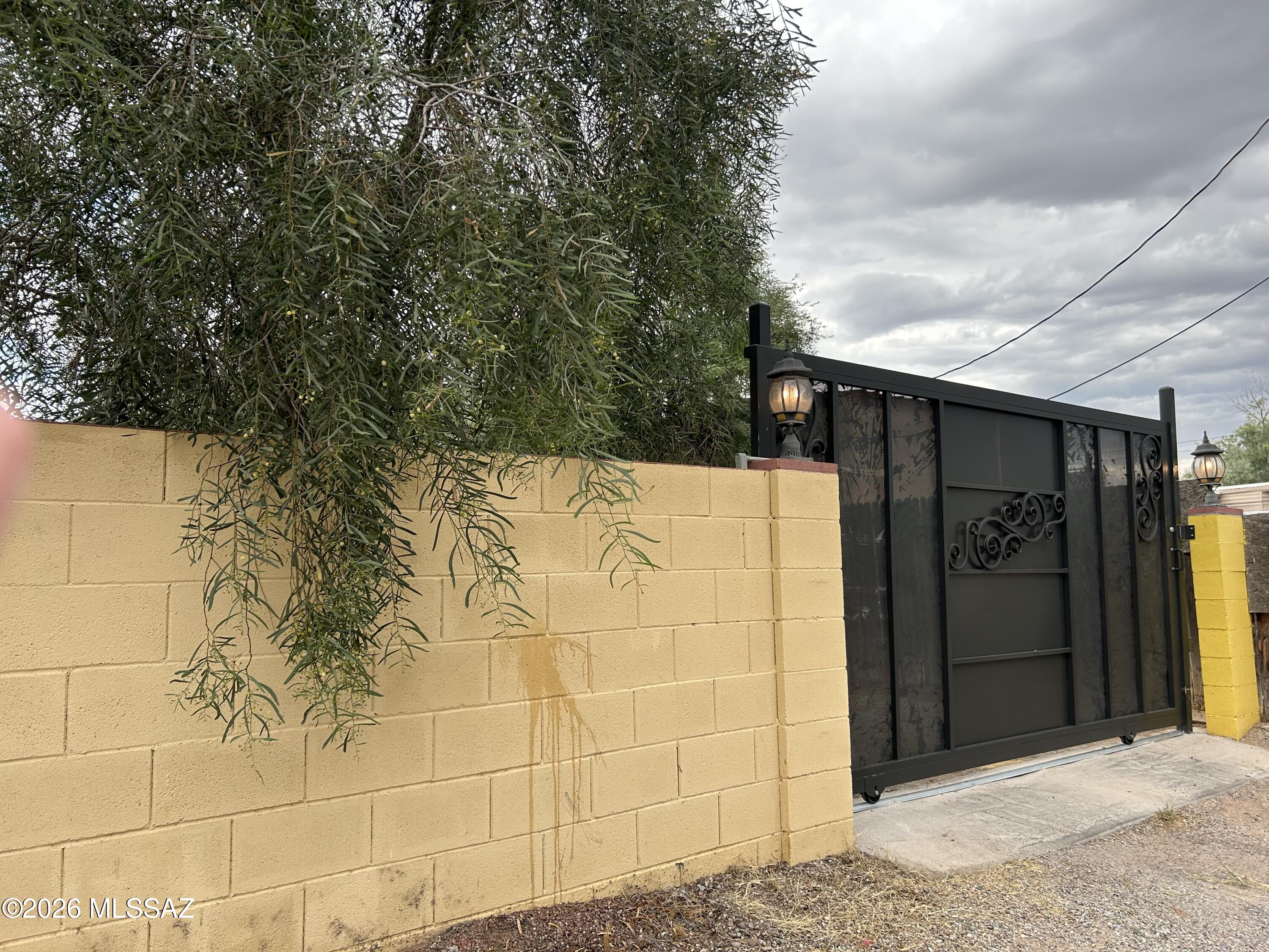 Front Gate Simmons 2