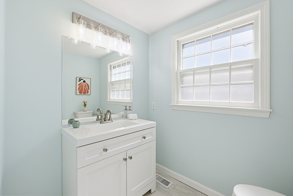 10 Long Ridge Road Acton, MA 01720 - Photo 7 of 36 Gallery Image 7