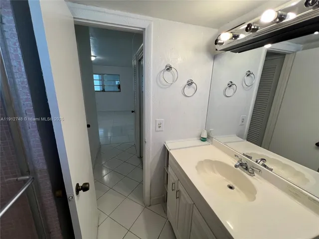 $1,900 | 1550 Northeast 191st Street, Unit 108B, Miami, FL 33179