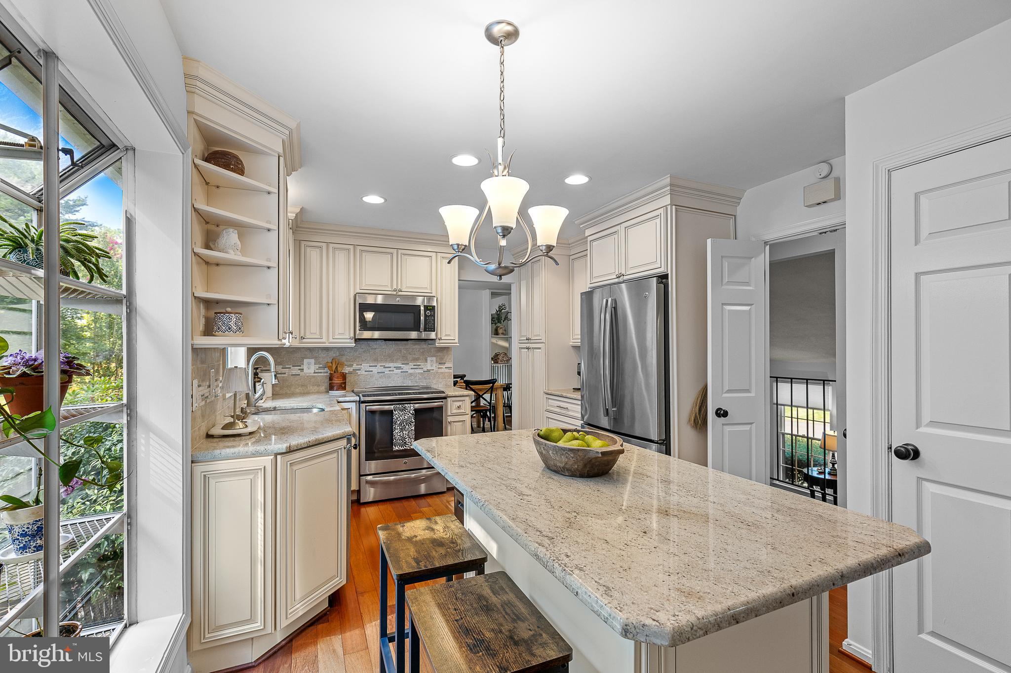 6237 Wilmette Drive Burke, VA 22015 - Photo 13 of 39