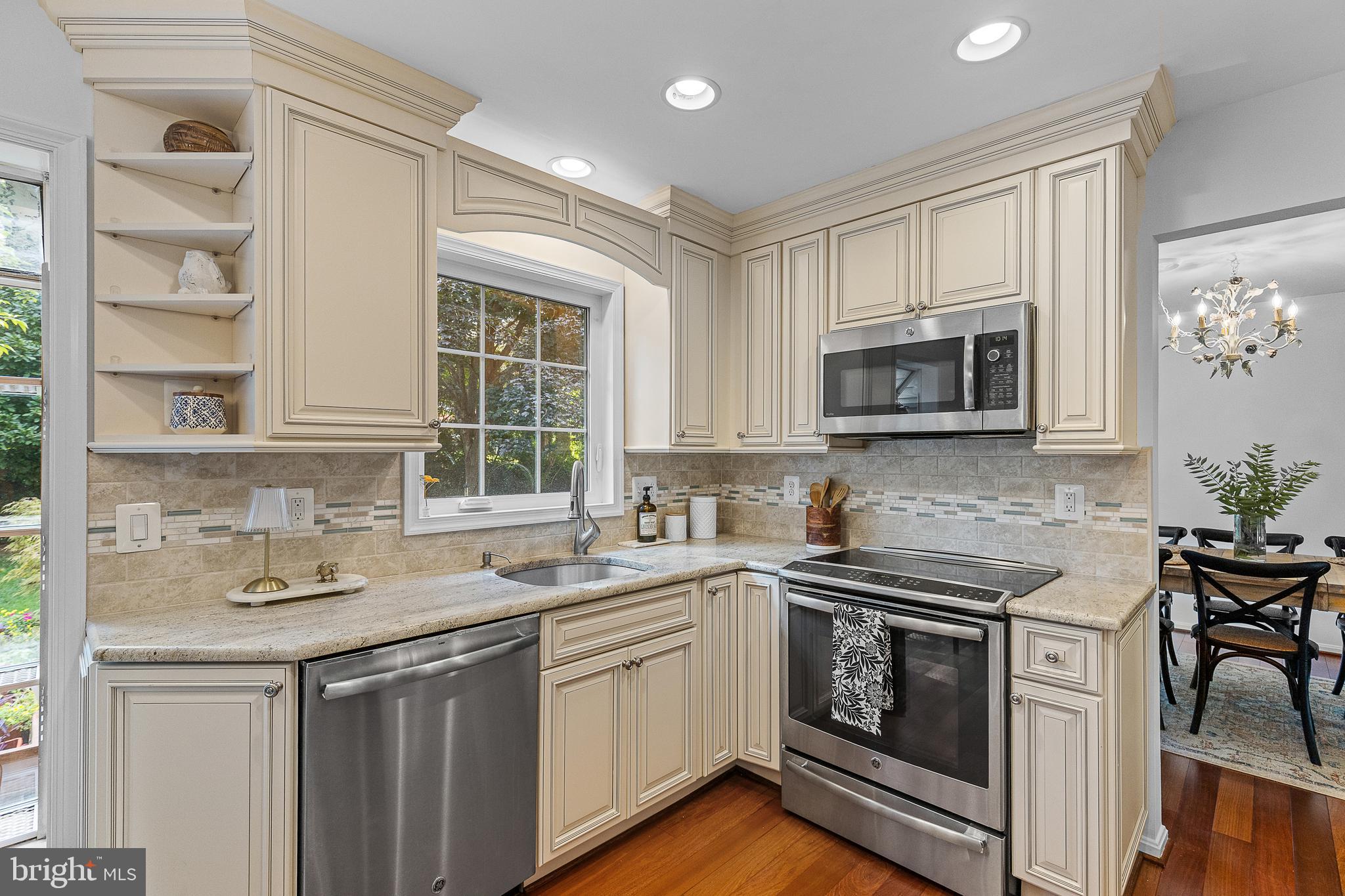 6237 Wilmette Drive Burke, VA 22015 - Photo 15 of 39