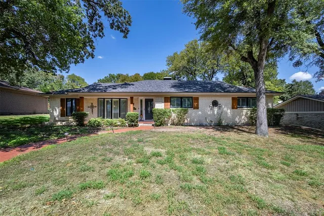 $419,900 | 5017 Boulder Lake Road, Fort Worth, TX 76103