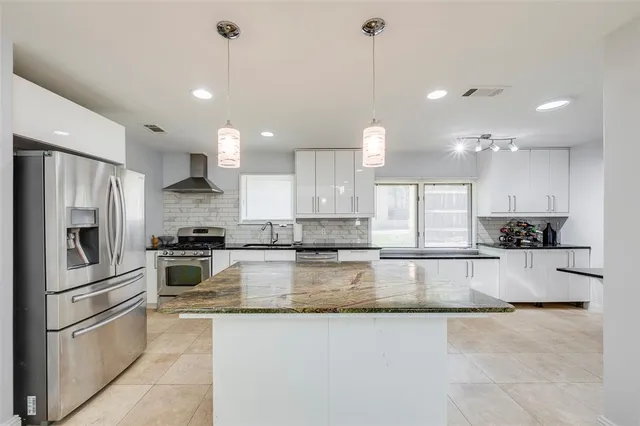 $419,900 | 5017 Boulder Lake Road, Fort Worth, TX 76103