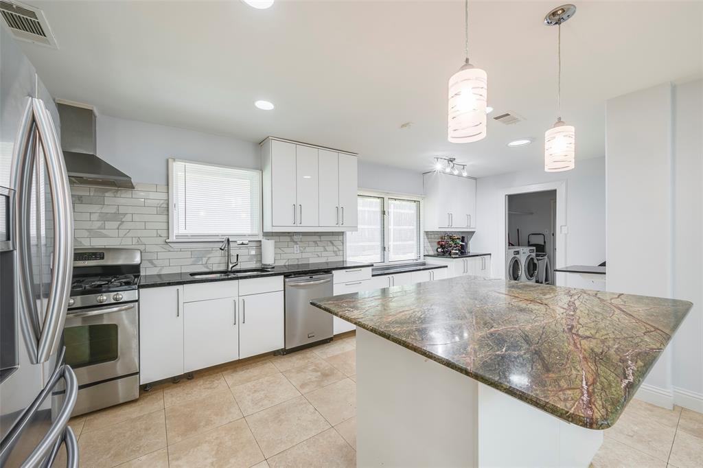 5017 Boulder Lake Road Fort Worth, TX 76103 - Photo 12 of 26