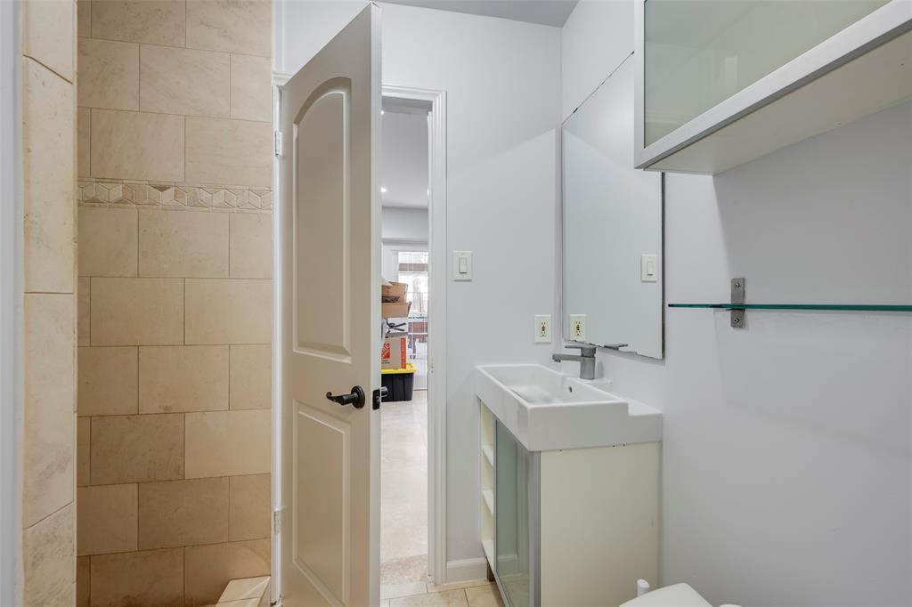 5017 Boulder Lake Road Fort Worth, TX 76103 - Photo 17 of 26