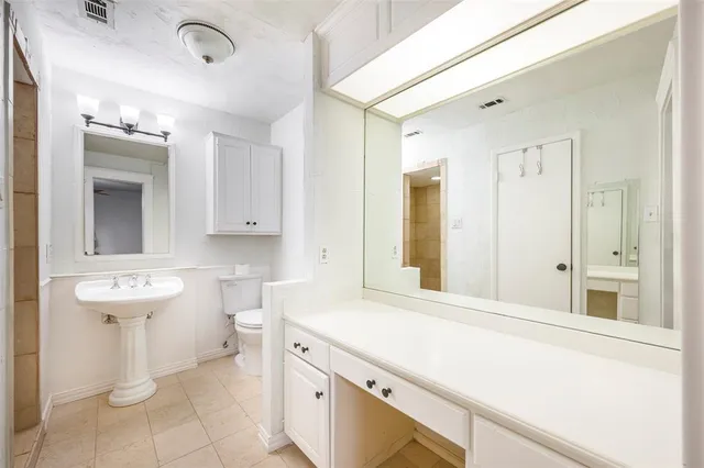 $419,900 | 5017 Boulder Lake Road, Fort Worth, TX 76103