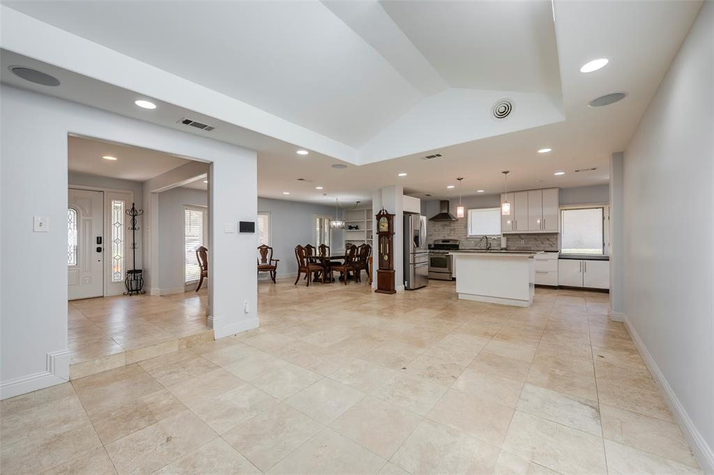 5017 Boulder Lake Road Fort Worth, TX 76103 - Photo 10 of 26