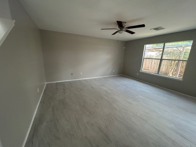 8319 Tartan Court Rosharon, TX 77583 - Photo 8 of 15 Living Room