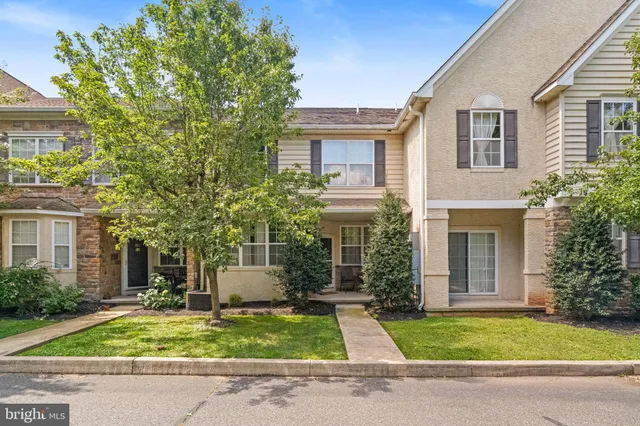 $2,000 | 230 State Street, Unit 16, East Greenville, PA 18041