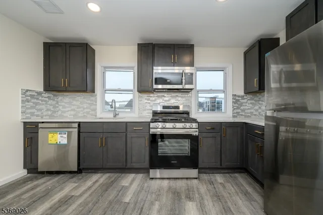 $1,950 | 287 Orange Street, Unit 3, Newark, NJ 07103