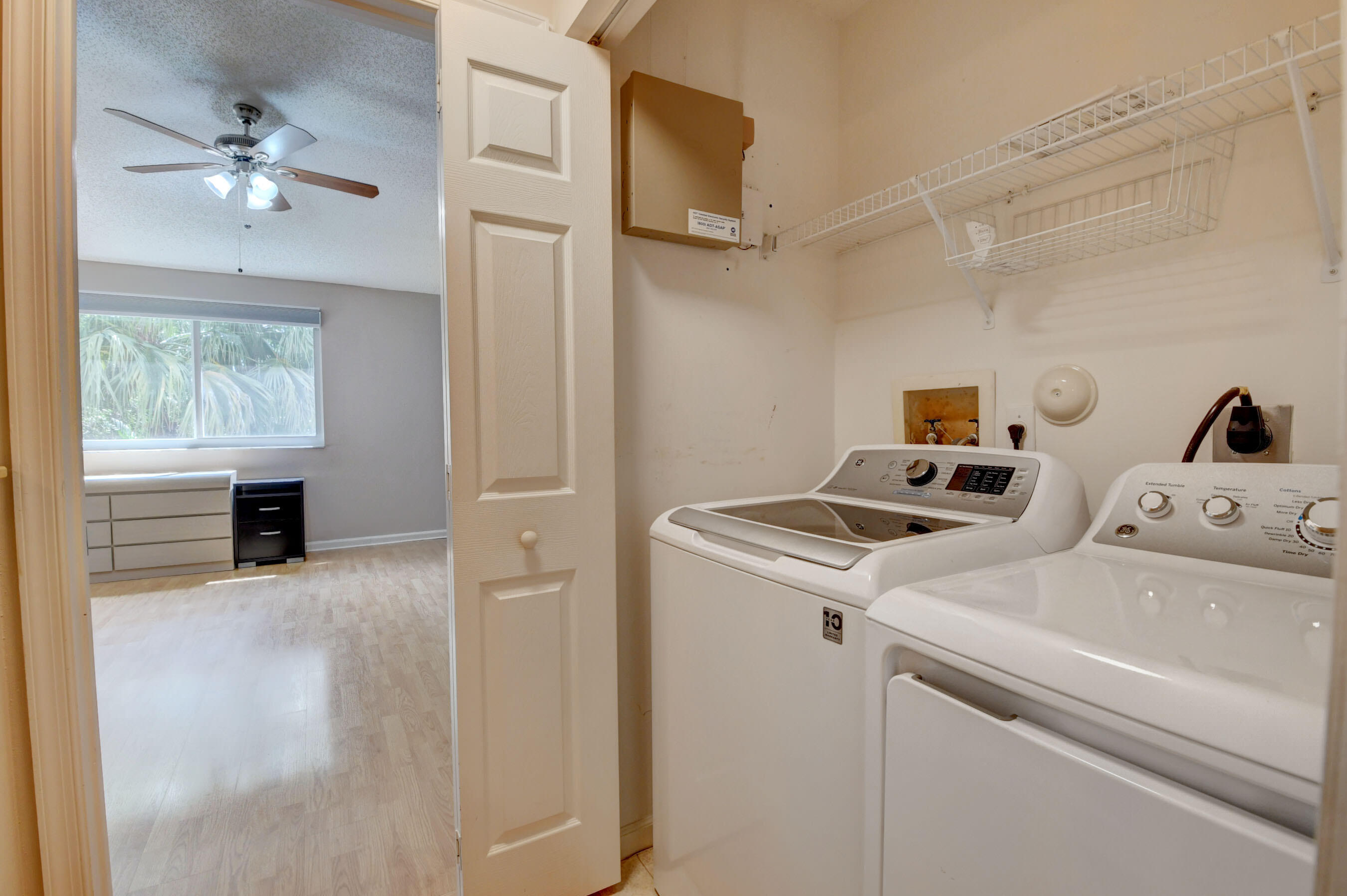 21204 Vía Eden Boca Raton, FL 33433 - Photo 31 of 51 washer and dryer