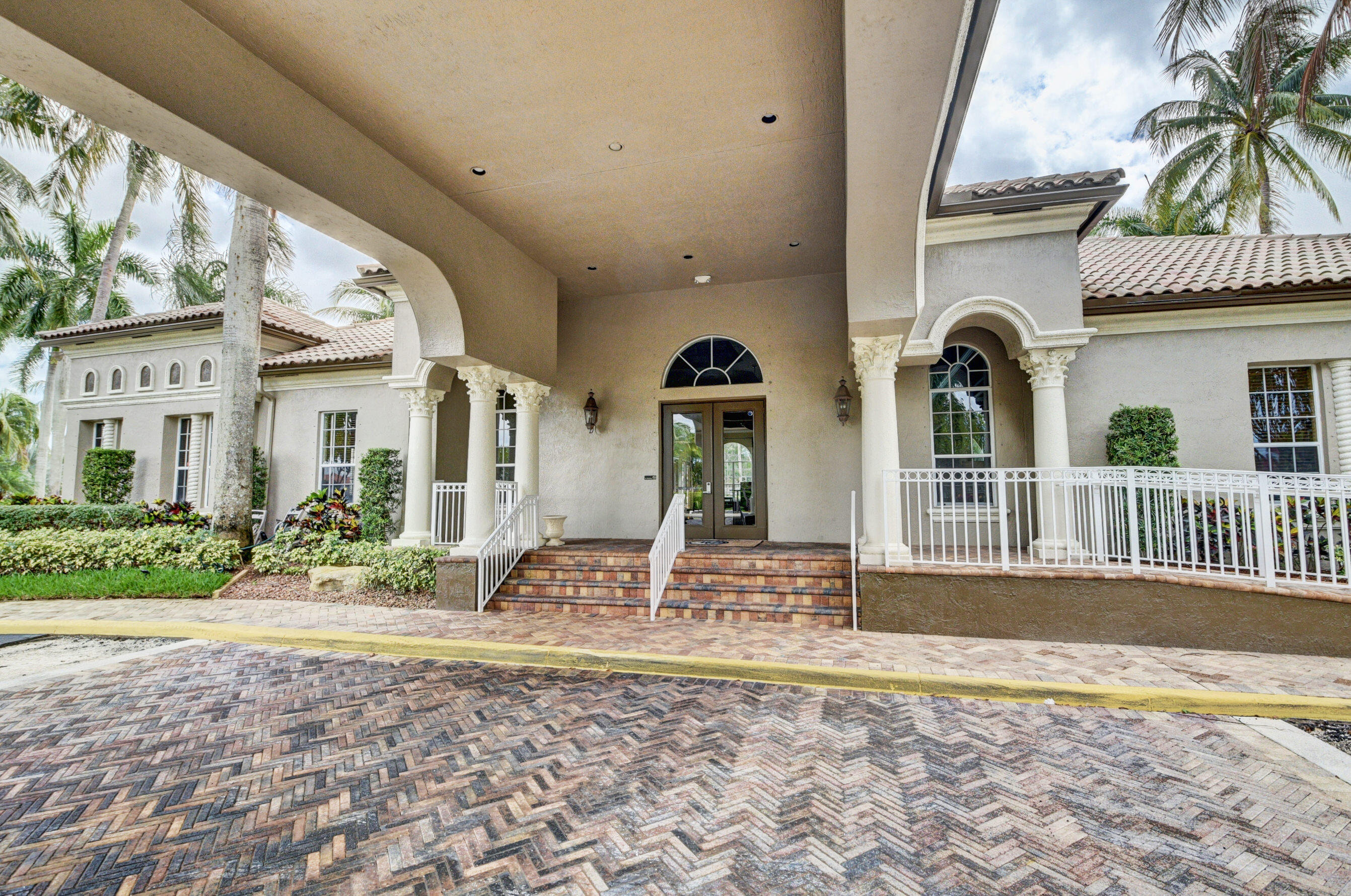 21204 Vía Eden Boca Raton, FL 33433 - Photo 46 of 51 Mizner Pointe clubhouse