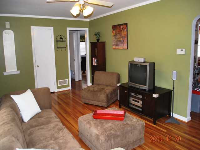 415 Chatham Road Columbus, OH 43214 - Photo 3 of 13