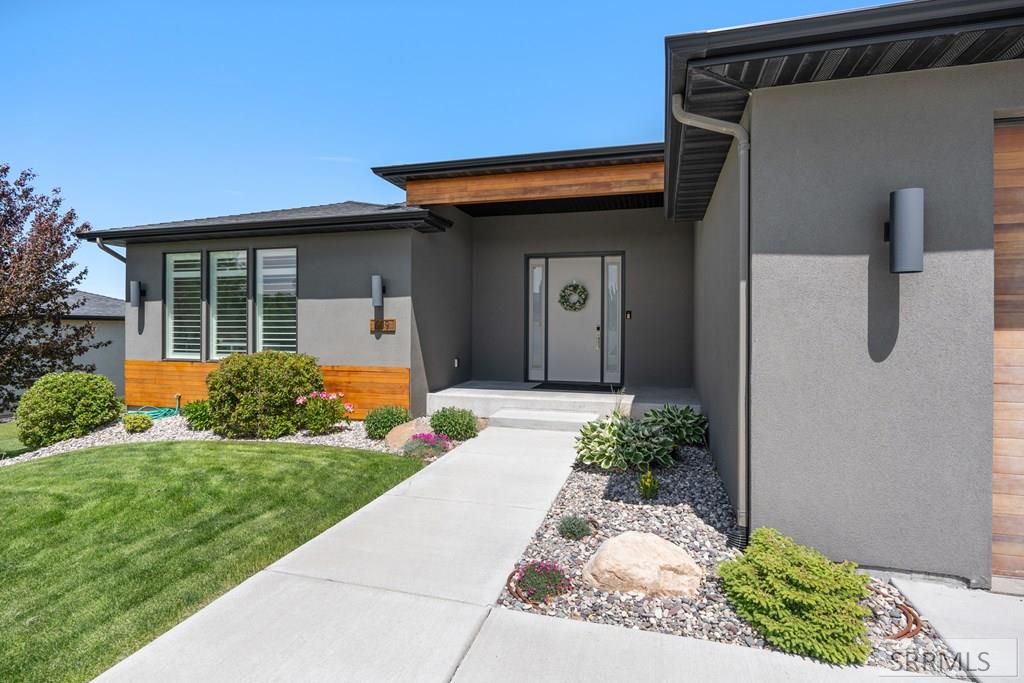 609 South Hidden Valley Road Rexburg, ID 83440 - Photo 5 of 78