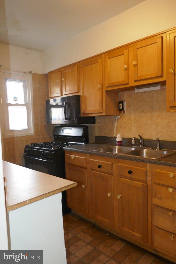 3802 Rokeby Road Baltimore, MD 21229 - Photo 6 of 24