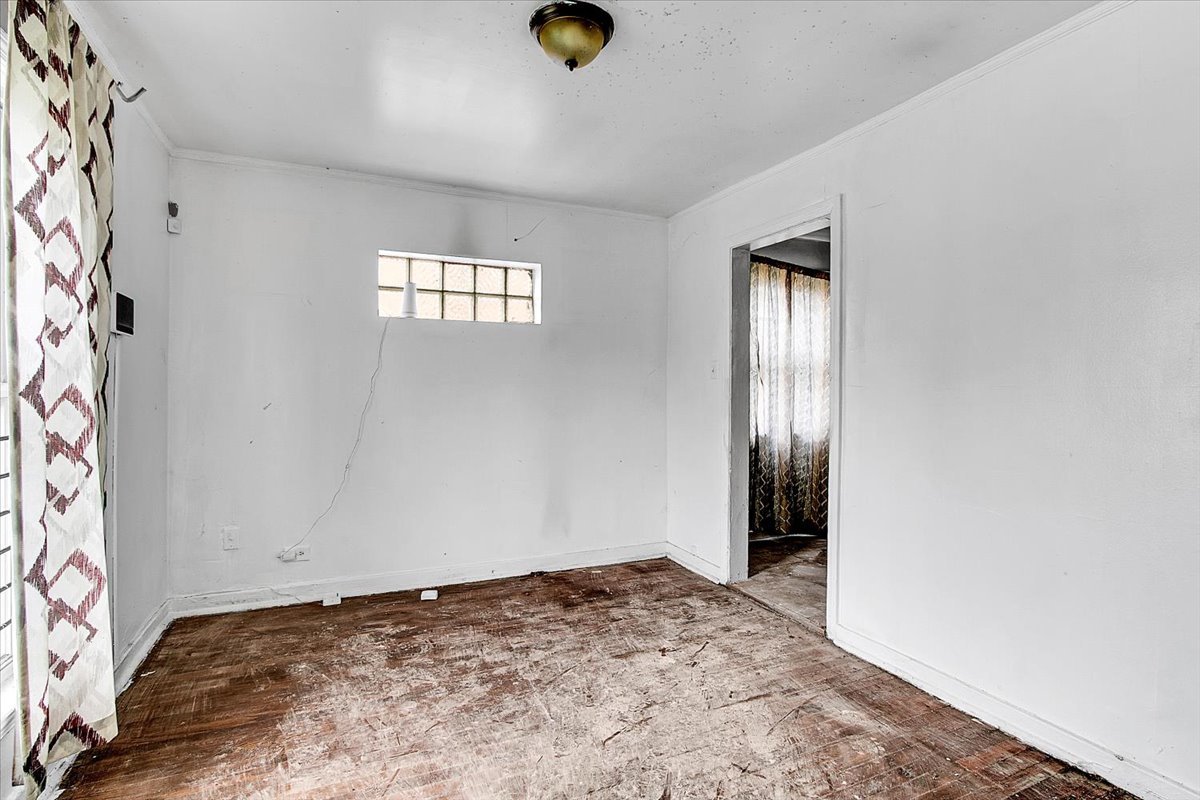 9846 South Calhoun Avenue Chicago, IL 60617 - Photo 6 of 19