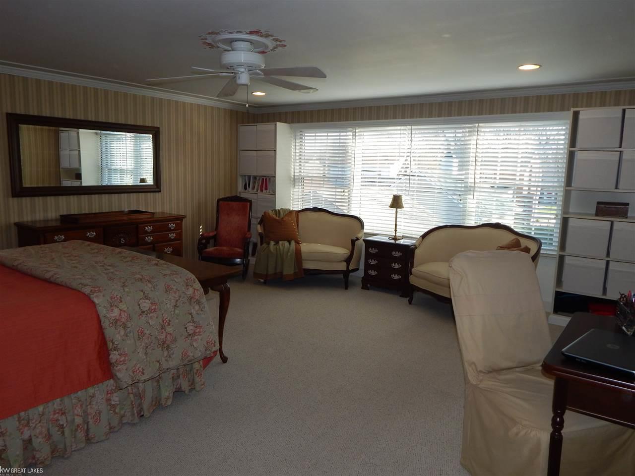 1505 Hampton Road Grosse Pointe Woods, MI 48236 - Photo 16 of 35