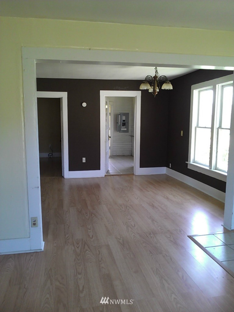 217 Southwest 2nd Street Chehalis, WA 98532 - Photo 4 of 11 Gallery Image 4
