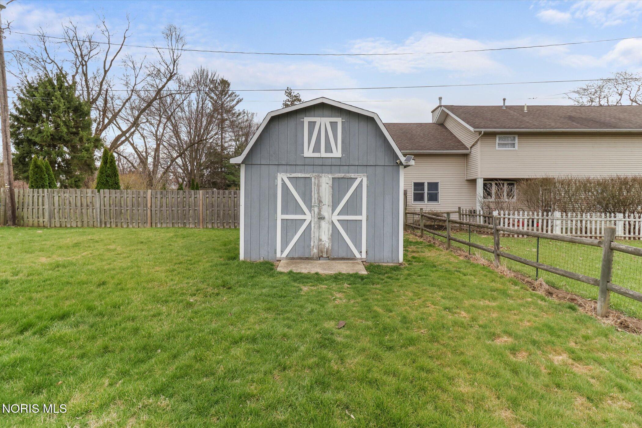 758 Barker Road Fremont, OH 43420 - Photo 30 of 38 30-IMG_2346