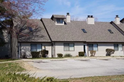 $1,050 | 822 White Oak Drive, Unit 1, O'Fallon, IL 62269