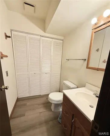 $1,050 | 822 White Oak Drive, Unit 1, O'Fallon, IL 62269