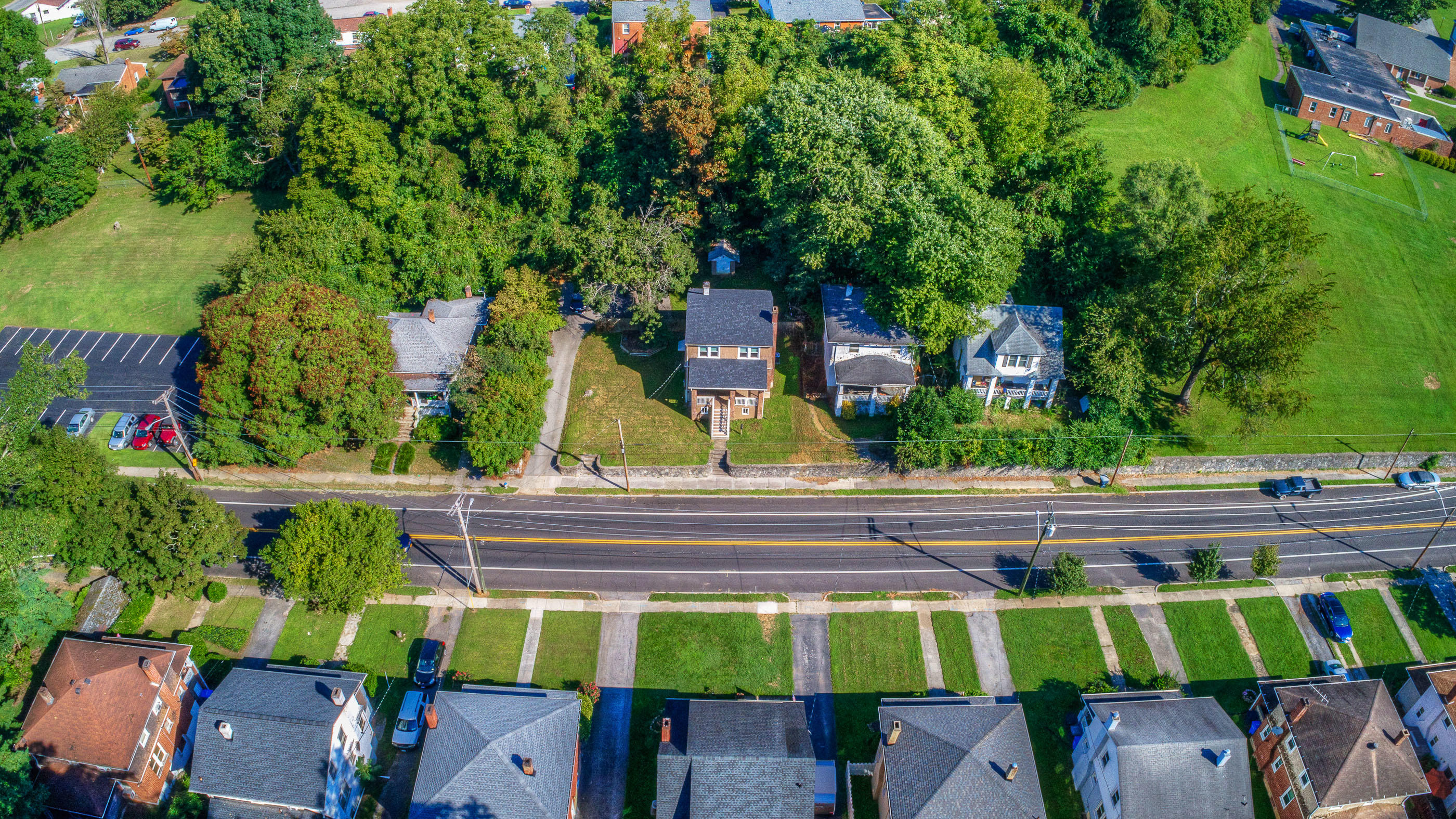 2433 Grandin Road Southwest Roanoke, VA 24015 - Photo 7 of 28 DJI_0003-2
